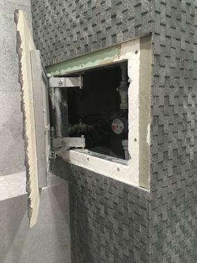 Люк под плитку Нажимной Секрет-Лайт 2 створки 1050*650 Люк под плитку Нажимной Секрет-Лайт 2 створки 1050*650