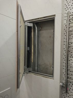 Люк под плитку Секрет 3.0 470*500 Люк под плитку Секрет 3.0 470*500