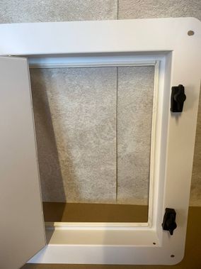 Сантехнический люк Гермо 800*600, RAL 9003 муар Сантехнический люк Гермо 800*600, RAL 9003 муар